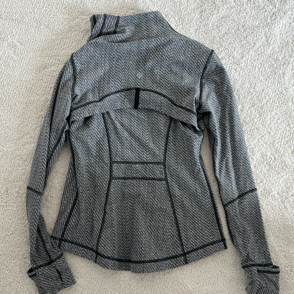 Lululemon Define Jacket - Picture 4 of 4